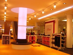 [Translate to English:] Geschäftshaus Reno